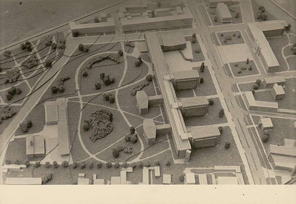 Vladimír Dedeček – Vysoká škola poľnohospodárska v Nitre. Návrh na areál školy v lokalite Nitra - Žrebčín. Model.