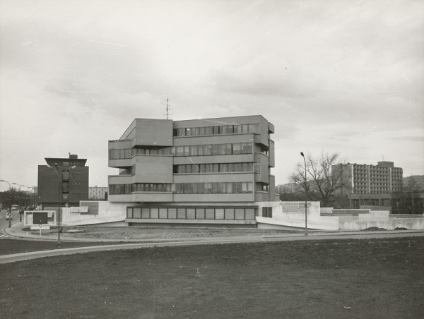 Vladimír Dedeček – Shared administrative building of the Directorate of Poultry Production and the Construction and Project Centre of Bridge-Production Plant Brezno. Wider view of the entrance façade