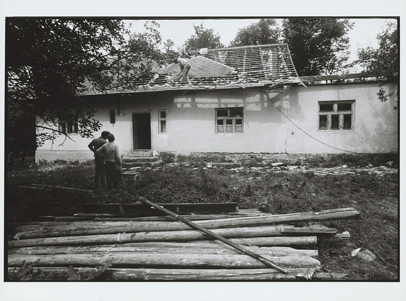 Jozef Ondzik – Presídľovanie VI., 1986, Slovenská národná galéria 