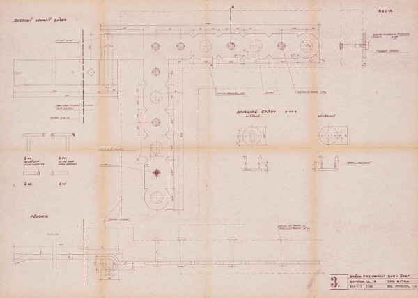 Viktor Holešťák-Holubár – Brána IV. OPS Nitra - objekt Domu ČSSP. 3 D. Výrobný výkres - ochranné štítky, drevený kovaný záves, detaily, rezy. M 1:10, 1:1